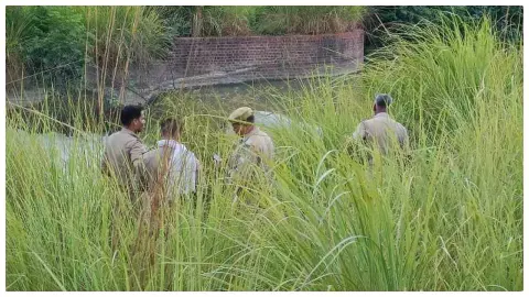 Kanpur Dehat News: रामगंगा नहर में मिला अज्ञात युवक का शव, हत्या कर शव फेंकने की आशंका Kanpur Dehat News: रामगंगा नहर में मिला अज्ञात युवक का शव, हत्या कर शव फेंकने की आशंका