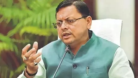 उत्तरकाशी में बर्फबारी से फंसे ट्रैकर्स, CM धामी ने दिए सुरक्षित रेस्क्यू के निर्देश उत्तरकाशी में बर्फबारी से फंसे ट्रैकर्स, CM धामी ने दिए सुरक्षित रेस्क्यू के निर्देश