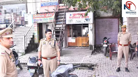 Etawah News: बलराम सिंह चौराहा पर एसएसपी ने क्यूआरटी ड्यूटी का किया निरीक्षण, सतर्कता के दिए निर्देश