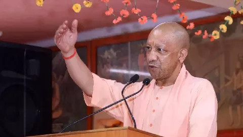 CM Yogi का बड़ा ऐलान: फिर बढ़ेगी पेंशन, यूपी के सभी 18 मंडलों में बनेंगे पुनर्वास केंद्र CM Yogi का बड़ा ऐलान: फिर बढ़ेगी पेंशन, यूपी के सभी 18 मंडलों में बनेंगे पुनर्वास केंद्र