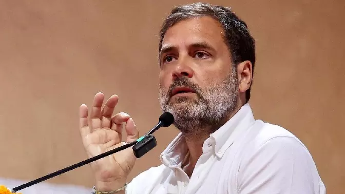 SIR विवाद में राहुल गांधी का बड़ा सवाल- ‘ज्ञानेश कुमार को आजीवन कानूनी इम्युनिटी क्यों?’ SIR विवाद में राहुल गांधी का बड़ा सवाल- ‘ज्ञानेश कुमार को आजीवन कानूनी इम्युनिटी क्यों?’