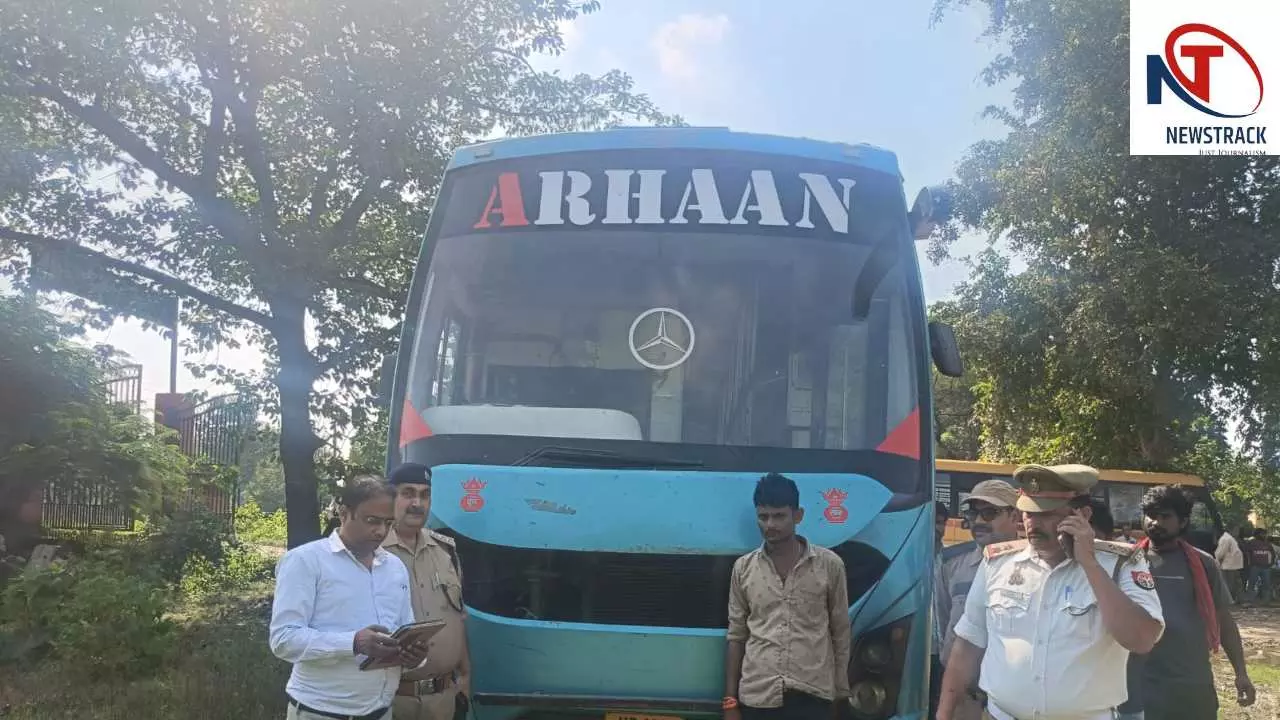 Shravasti News: यातायात पुलिस और आरटीओ की संयुक्त कार्रवाई, एक स्लीपर बस सीज, दो बसों का चालान