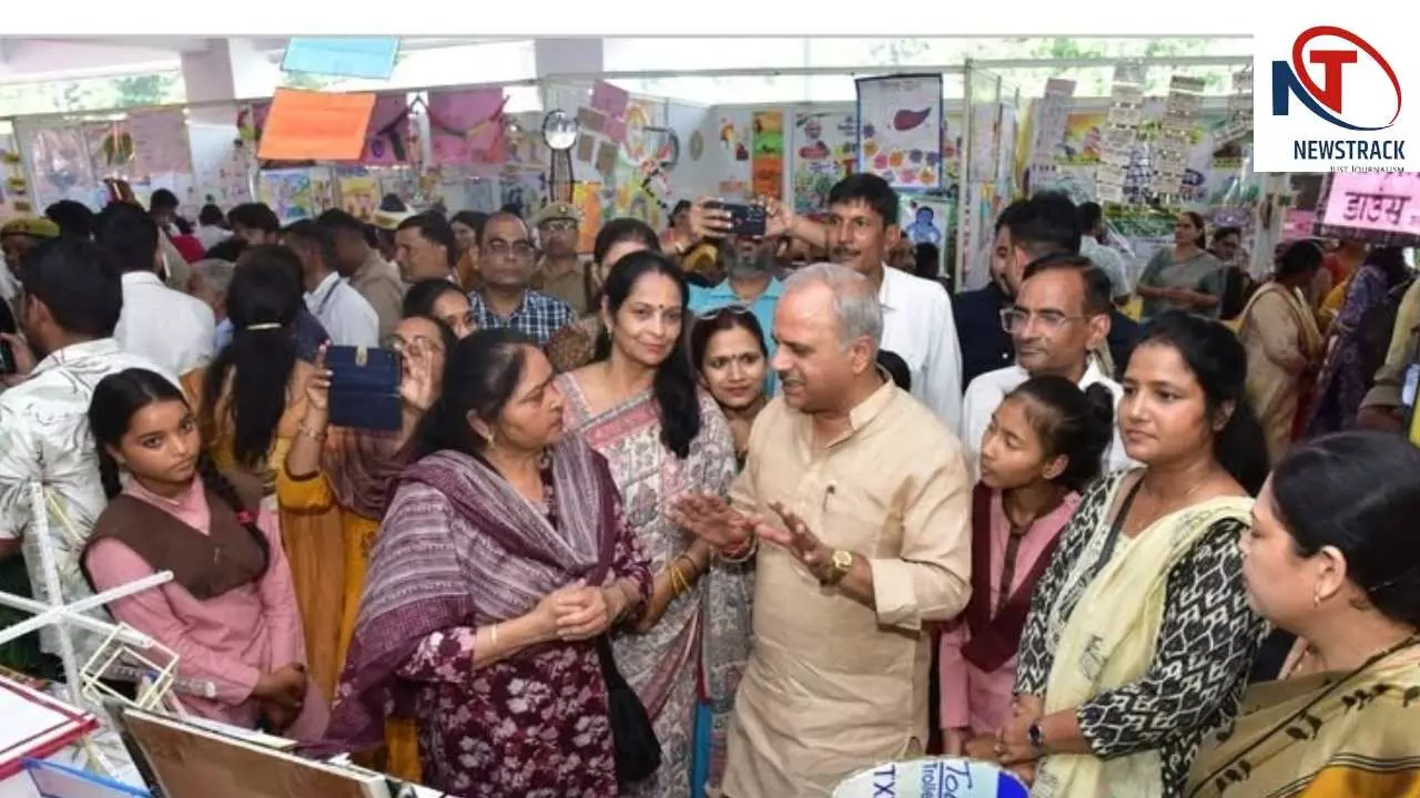 Aligarh News: बच्चों ने पेंटिंग से उकेरा विकसित भारत 2047 का सपना, विजेताओं को मिला सम्मान
