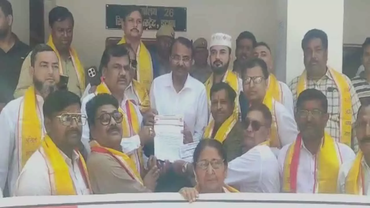 Etawaha News: लेनदेन की सीमा बढ़ाकर 10 हजार करने की मांग, मासिक सीमा पांच लाख करने का प्रस्ताव Etawaha News: लेनदेन की सीमा बढ़ाकर 10 हजार करने की मांग, मासिक सीमा पांच लाख करने का प्रस्ताव