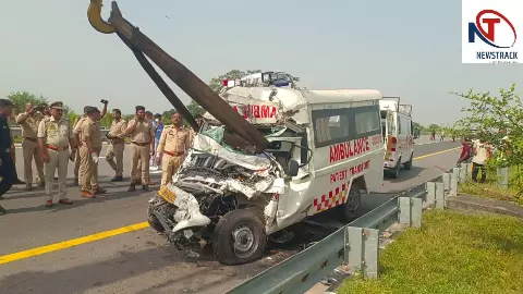 Sultanpur: पूर्वांचल एक्सप्रेसवे पर एंबुलेंस हादसा, सेना के जवान के शव के साथ जा रहे 4 लोगों की मौत Sultanpur: पूर्वांचल एक्सप्रेसवे पर एंबुलेंस हादसा, सेना के जवान के शव के साथ जा रहे 4 लोगों की मौत