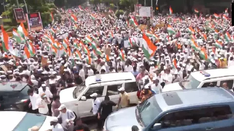 ज्ञानेश कुमार के खिलाफ उद्धव-राज ठाकरे का बड़ा मार्च, कांग्रेस-NCP समेत विपक्ष भी साथ ज्ञानेश कुमार के खिलाफ उद्धव-राज ठाकरे का बड़ा मार्च, कांग्रेस-NCP समेत विपक्ष भी साथ