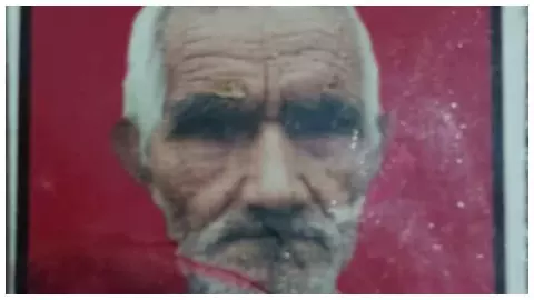 A 92-year-old unmarried farmer who was sitting on a tap was hit on the head A 92-year-old unmarried farmer who was sitting on a tap was hit on the head