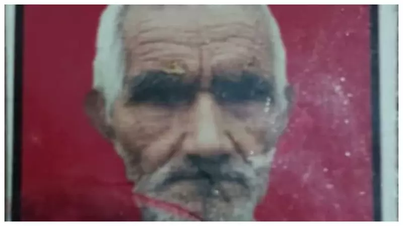 A 92-year-old unmarried farmer who was sitting on a tap was hit on the head A 92-year-old unmarried farmer who was sitting on a tap was hit on the head