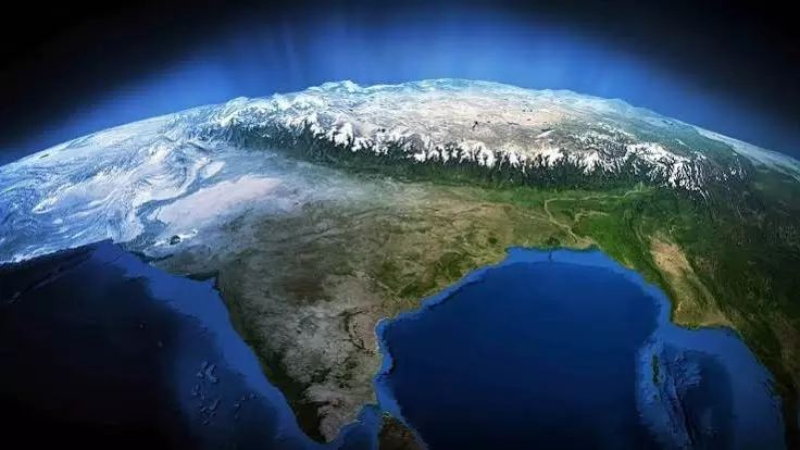 हिमालय के नीचे क्या हो रहा है? तिब्बत के नीचे मुड़ रही भारतीय प्लेट, वैज्ञानिकों ने खोला राज हिमालय के नीचे क्या हो रहा है? तिब्बत के नीचे मुड़ रही भारतीय प्लेट, वैज्ञानिकों ने खोला राज