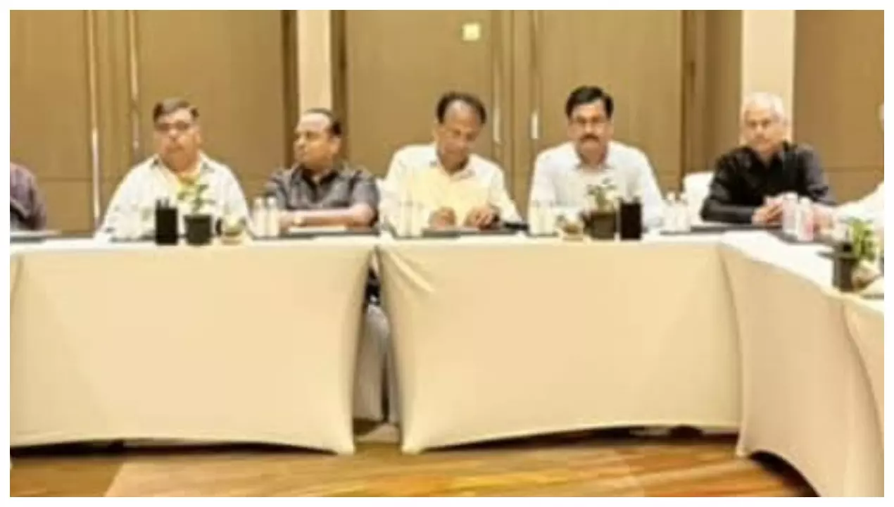 Hapurक्राफ्ट पेपर के दाम बढ़ने से पेपर कोन उद्योग पर संकट, देशभर में फैक्ट्रियां बंद करने की चेतावनी