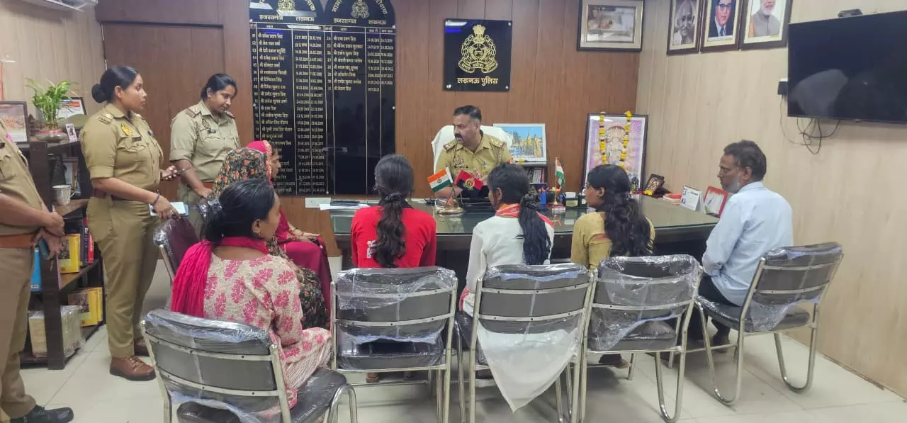 “बिटिया, अब नहीं डांटेंगे...” 24 घंटे बाद मिलीं 3 बेटियां, लखनऊ पुलिस ने परिवार से मिलाया