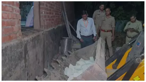Etah News: सपना डेयरी पर छापा, 10 कुंतल नकली पनीर और देसी घी बरामद, FIR दर्ज