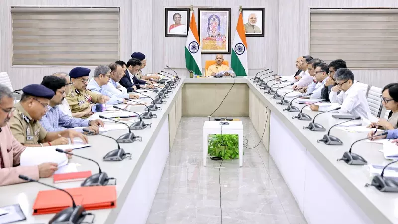 योगी सरकार का सख्त निर्देश: 24 घंटे में शिकायतों का जवाब, 15 दिन में निपटेंगे राजस्व मामले