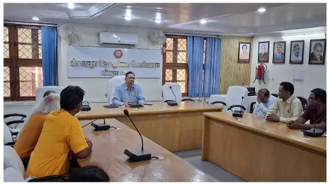 Jaunpur News: इंजीनियरिंग संकाय को नई ऊंचाइयों पर ले जाएं: पूर्वांचल विवि के कुलपति प्रो. आरके सिंह