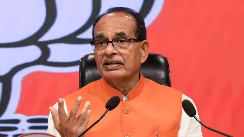 अपनी ही सरकार पर आखिर क्यों भड़के शिवराज सिंह चौहान? बोले- ये तो अति है... अति! अपनी ही सरकार पर आखिर क्यों भड़के शिवराज सिंह चौहान? बोले- ये तो अति है... अति!