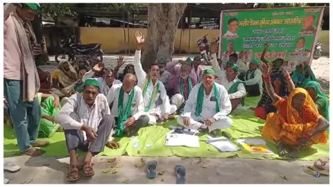 Hardoi News: बाढ़ से किसानों की फसलें बर्बाद, मुआवजे की मांग को लेकर भाकियू अंबावता ने उठाई आवाज