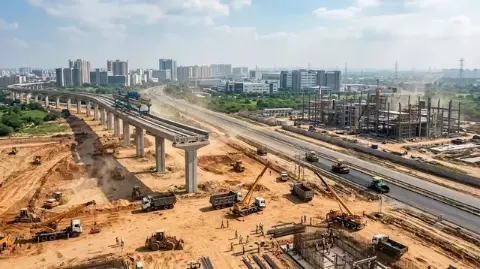 योगी सरकार की औद्योगिक नीति को मिली नई ताकत, 20 हजार हेक्टेयर में आकार लेगा ‘न्यू नोएडा’ योगी सरकार की औद्योगिक नीति को मिली नई ताकत, 20 हजार हेक्टेयर में आकार लेगा ‘न्यू नोएडा’