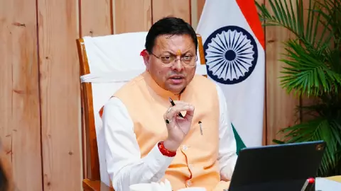 सीएम धामी सख्त, सड़कें गड्ढामुक्त करने के निर्देश; लापरवाह अधिकारियों पर होगी कार्रवाई सीएम धामी सख्त, सड़कें गड्ढामुक्त करने के निर्देश; लापरवाह अधिकारियों पर होगी कार्रवाई