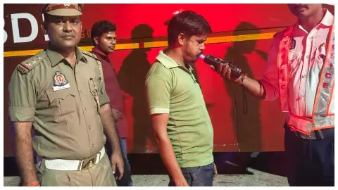 Kanpur Dehat News: सड़क सुरक्षा को लेकर यातायात पुलिस सख्त, बसों की सघन चेकिंग शुरू