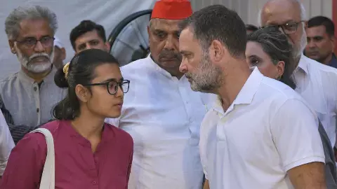 नेहा बोरा को राहुल गांधी क्यों दे रहे इतनी तवज्जो? इसके पीछे छिपा 2027 के लिए कांग्रेस का सीक्रेट प्लान नेहा बोरा को राहुल गांधी क्यों दे रहे इतनी तवज्जो? इसके पीछे छिपा 2027 के लिए कांग्रेस का सीक्रेट प्लान