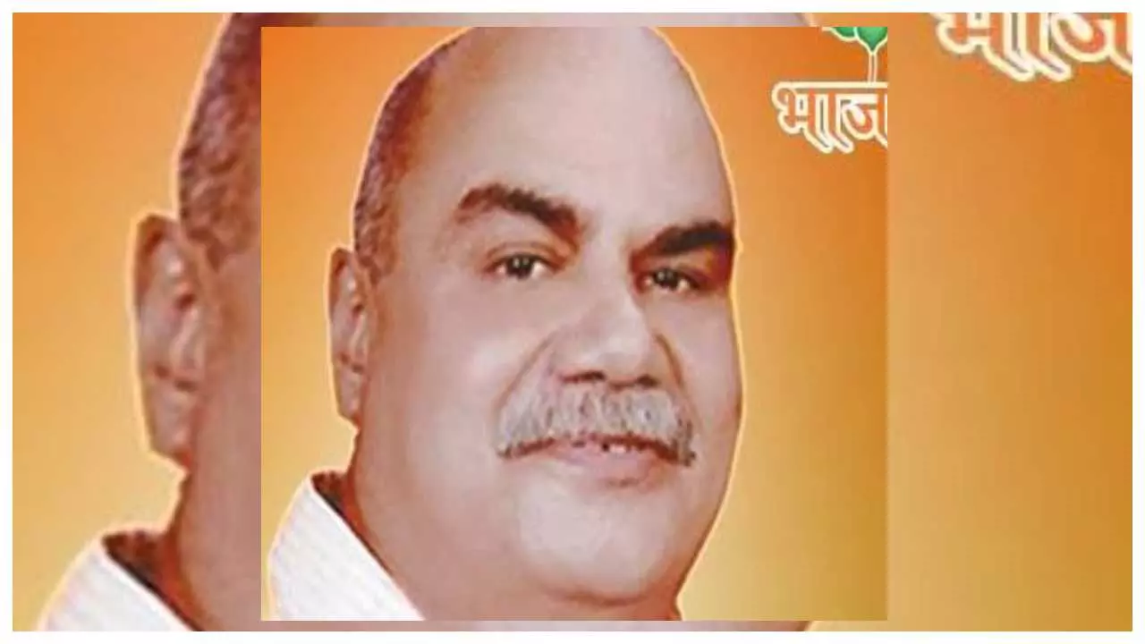 Political stir in Moradabad, former BJP MLA Rajiv Channa and Manmohan Saini join SP