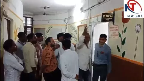 Fatehpur News: DPRO कार्यालय के बाहर युवक ने खुद पर पेट्रोल डालकर किया हाई-वोल्टेज ड्रामा