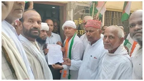 Chandauli News: चंदौली में कांग्रेस का ‘वोट बचाओ, देश बचाओ’ मार्च, निर्वाचन प्रक्रिया की जांच की मा Chandauli News: चंदौली में कांग्रेस का ‘वोट बचाओ, देश बचाओ’ मार्च, निर्वाचन प्रक्रिया की जांच की मा