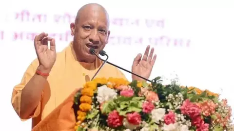 CM Yogi News: योगी आदित्यनाथ का हमला, बोले- अराजकता फैलाकर सत्ता हथियाने का सपना देख रही शक्तियां CM Yogi News: योगी आदित्यनाथ का हमला, बोले- अराजकता फैलाकर सत्ता हथियाने का सपना देख रही शक्तियां