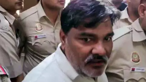 दिल्ली दंगों के दोषी ताहिर हुसैन को 2 साल की सजा, कोर्ट ने लगाया 10 हजार रुपये का जुर्माना