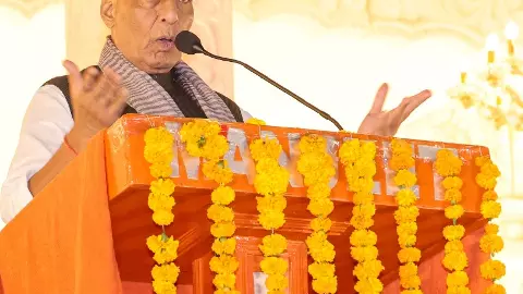 मां दुर्गा के दरबार में पहुंचे राजनाथ सिंह, बोले- भारत फिर बने विश्वगुरु मां दुर्गा के दरबार में पहुंचे राजनाथ सिंह, बोले- भारत फिर बने विश्वगुरु
