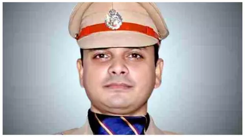 हरदोई में एसपी की बड़ी कार्रवाई, रिश्वतखोरी के आरोप और नशे में ड्यूटी से गायब मिलने पर दो मुख्य आरक्षी निलंबित