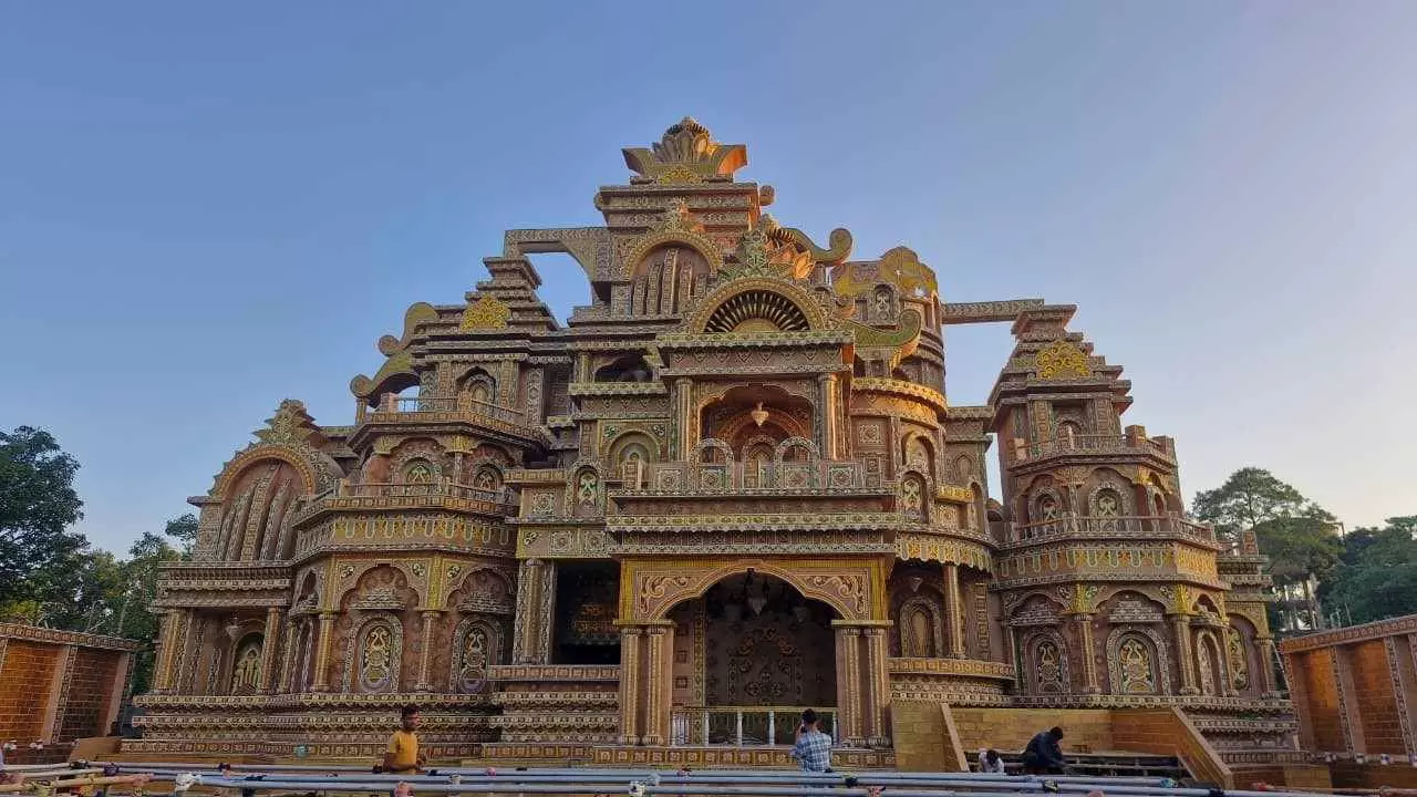 Durga Puja 2026: Goddess Durga Adorned with Gold Worth ₹140 Crore, 13,000-Pen Artwork Durga Puja 2026: Goddess Durga Adorned with Gold Worth ₹140 Crore, 13,000-Pen Artwork