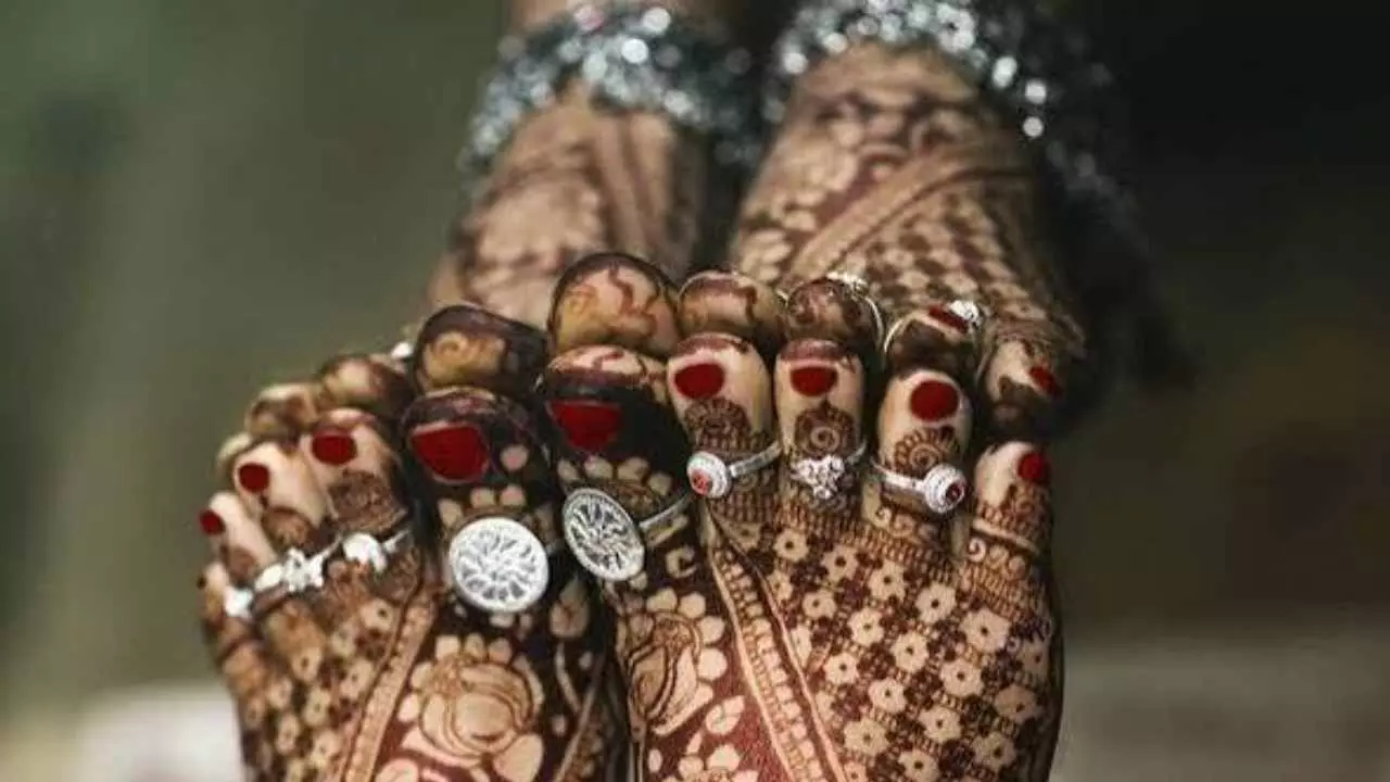 Karwa Chauth 2026: 5 Trendy Toe Ring Designs for a Beautiful Bridal Look