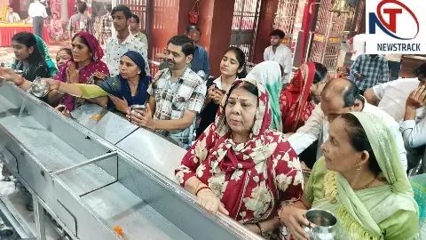 Hapur News: मंदिरों में गूंजे मां कालरात्रि के जयकारे, श्रद्धालुओं ने सुख-समृद्धि की कामना की Hapur News: मंदिरों में गूंजे मां कालरात्रि के जयकारे, श्रद्धालुओं ने सुख-समृद्धि की कामना की