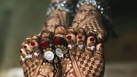 Karwa Chauth 2026: 5 Trendy Toe Ring Designs for a Beautiful Bridal Look