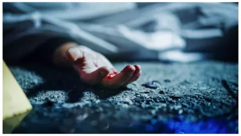 Sitapur News : सीतापुर में छोटे भाई ने बड़े भाई की ईंट से कूचकर हत्या, वारदात के बाद आरोपी फरार Sitapur News : सीतापुर में छोटे भाई ने बड़े भाई की ईंट से कूचकर हत्या, वारदात के बाद आरोपी फरार
