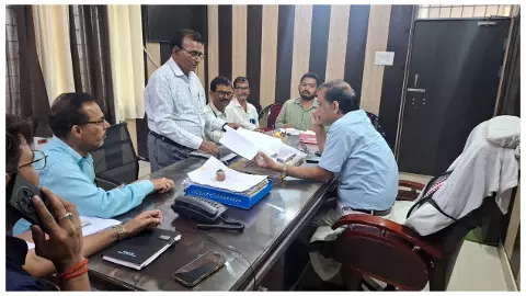 रेलवे और शामली एक्सप्रेस-वे भूमि अधिग्रहण की समीक्षा, एडीएम ने दिए तेजी लाने के निर्देश रेलवे और शामली एक्सप्रेस-वे भूमि अधिग्रहण की समीक्षा, एडीएम ने दिए तेजी लाने के निर्देश