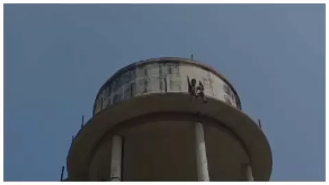 Villagers pour water tank in Dhaulana tehsil Villagers pour water tank in Dhaulana tehsil