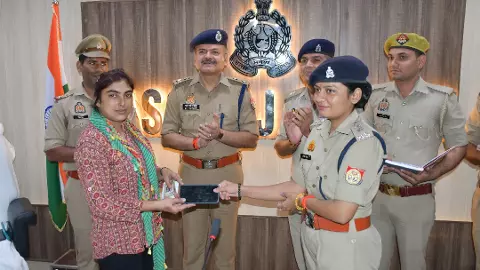 मिशन शक्ति 6.0 में यूपी पुलिस का कमाल, सात दिन में पांच राज्यों से खोज निकाले 32 लाख के गुम मोबाइल
