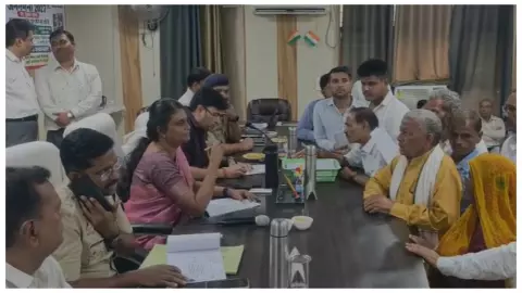 Etah News: शिकायतों के निस्तारण में लापरवाही नहीं चलेगी, स्थलीय सत्यापन और फीडबैक फोटोग्राफ अनिवार्य Etah News: शिकायतों के निस्तारण में लापरवाही नहीं चलेगी, स्थलीय सत्यापन और फीडबैक फोटोग्राफ अनिवार्य