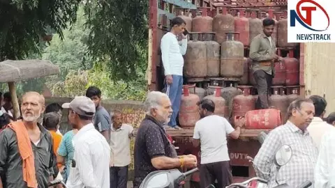 Etah News: केवाईसी और बीमा पूरा होने पर ही मिल रहे गैस सिलेंडर, उपभोक्ताओं की बढ़ी परेशानी Etah News: केवाईसी और बीमा पूरा होने पर ही मिल रहे गैस सिलेंडर, उपभोक्ताओं की बढ़ी परेशानी