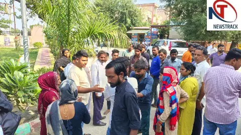 Hapur News: जिला अस्पताल के पार्क में किशोरी से छेड़छाड़ का आरोप, पकड़े गए युवक की पिटाई; दूसरा फरार Hapur News: जिला अस्पताल के पार्क में किशोरी से छेड़छाड़ का आरोप, पकड़े गए युवक की पिटाई; दूसरा फरार