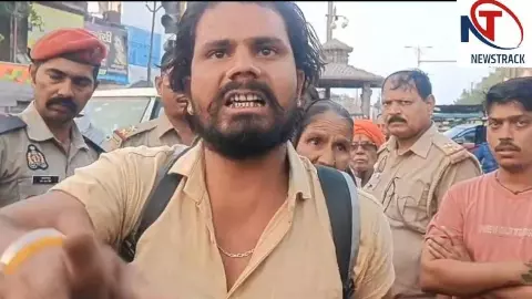 Jalaun News: नो एंट्री में बाइक निकालने पर ट्रैफिक दरोगा से भिड़ा युवक, वीडियो वायरल Jalaun News: नो एंट्री में बाइक निकालने पर ट्रैफिक दरोगा से भिड़ा युवक, वीडियो वायरल