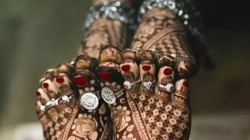 Karwa Chauth 2026: 5 Trendy Toe Ring Designs for a Beautiful Bridal Look Karwa Chauth 2026: 5 Trendy Toe Ring Designs for a Beautiful Bridal Look