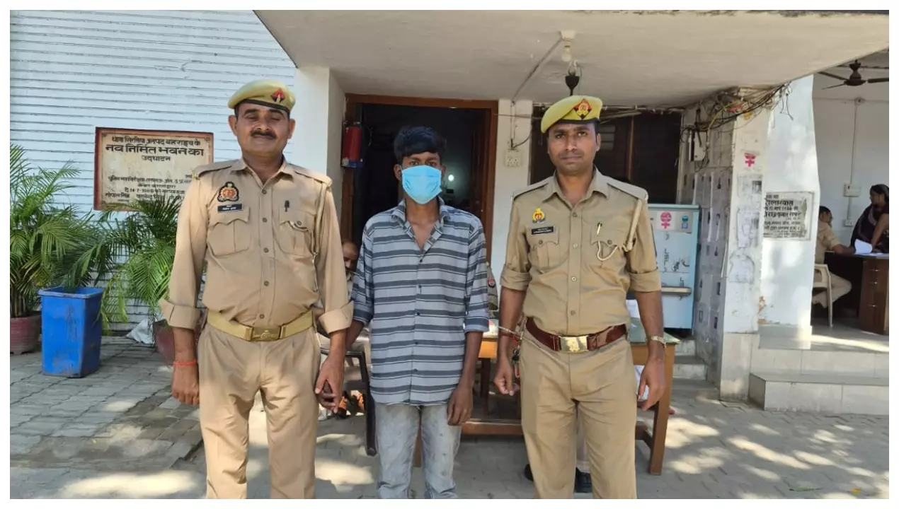 Shravasti News: सिरसिया में नाबालिग को भगाने वाला आरोपी गिरफ्तार, भेजा गया जेल