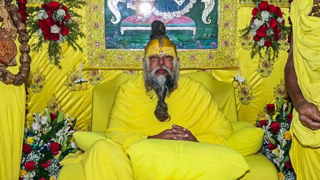संत प्रेमानंद महाराज पर अब क्यों भड़के वृंदावन के संत? इस बात का प्रूफ तक मांग लिया संत प्रेमानंद महाराज पर अब क्यों भड़के वृंदावन के संत? इस बात का प्रूफ तक मांग लिया