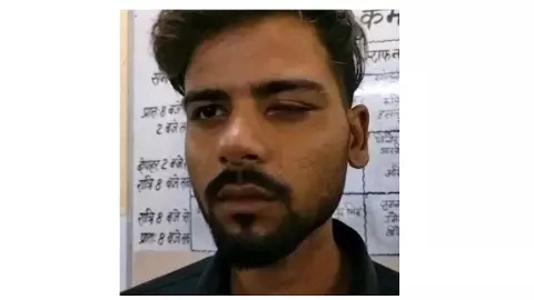 मैनपुरी में 2100 रुपये मांगने पर युवक की पिटाई, आंख में लगी चोट,तीन पर आरोप मैनपुरी में 2100 रुपये मांगने पर युवक की पिटाई, आंख में लगी चोट,तीन पर आरोप