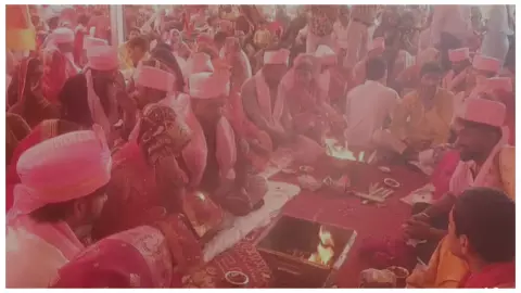 Firozabad News:  ख्यमंत्री सामूहिक विवाह योजना में 131 जोड़ों ने थामा एक-दूजे का हाथ, हिंदू-मुस्लिम जोड़ों का हुआ विवाह