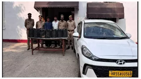 Aligarh News: 4 लाख 50 हजार रुपये की 114 बोतल अंग्रेजी शराब बरामद, 2 आरोपी गिरफ्तार Aligarh News: 4 लाख 50 हजार रुपये की 114 बोतल अंग्रेजी शराब बरामद, 2 आरोपी गिरफ्तार