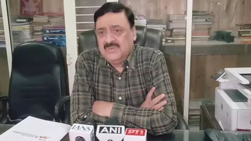 उत्तराखंड में ₹1.01 लाख करोड़ के निवेश की ग्राउंडिंग, भ्रामक खबरों पर सचिव विनय शंकर पांडे का जवाब उत्तराखंड में ₹1.01 लाख करोड़ के निवेश की ग्राउंडिंग, भ्रामक खबरों पर सचिव विनय शंकर पांडे का जवाब
